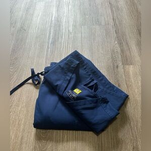 Wonder wink thrive scrub set